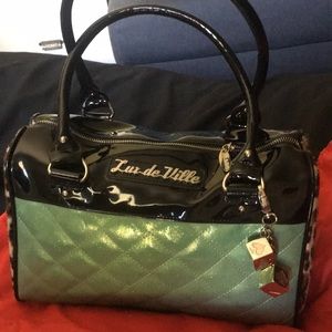 LuxDeVille Atomic purse